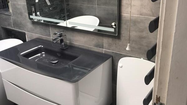 1c32fa_bathrooms-doncaster-bathroom-fitter-near-me-new-bathroom-doncaster-bathroom-desi